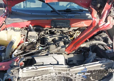 2002 Ford Escape Xlt из США, поврежденный, VIN 1FMYU04172KC76981